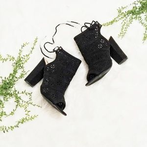 ♠️ JustFab Flower Power Heels
